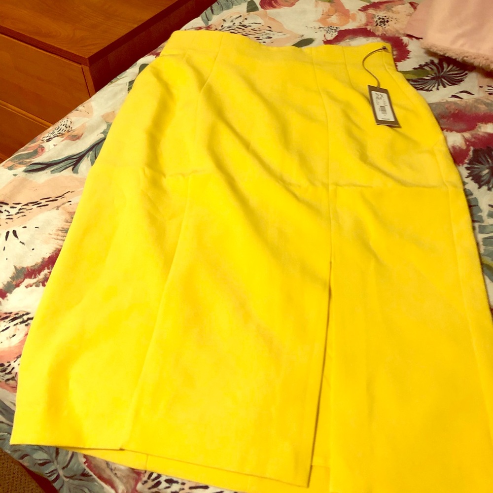 BRAND NEW yellow NY&C skirt (never worn)